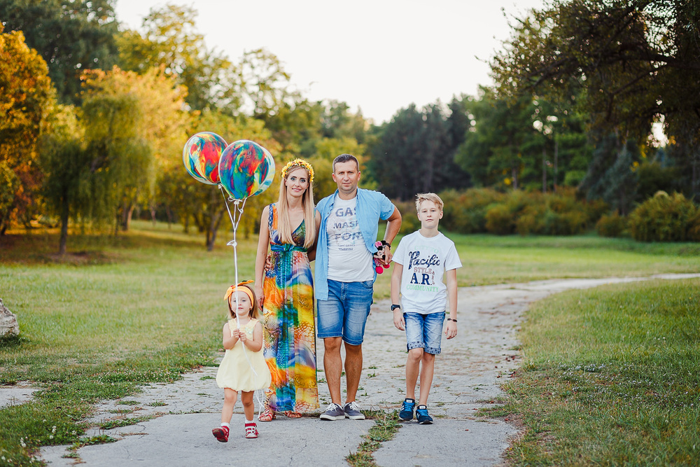 HAPPY FAMILY