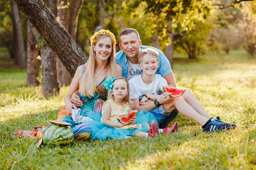 HAPPY FAMILY