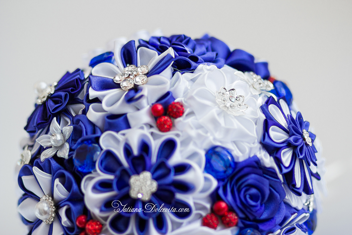 BOUQUET FOR ANNA