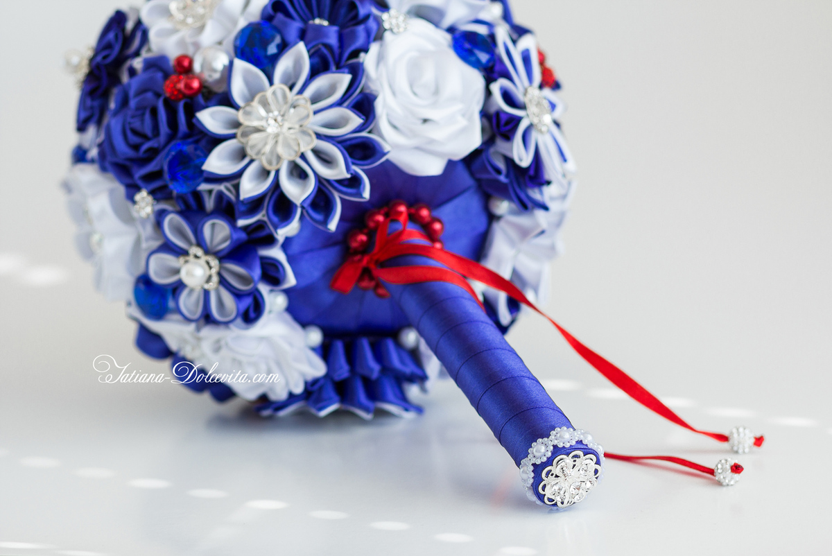 BOUQUET FOR ANNA