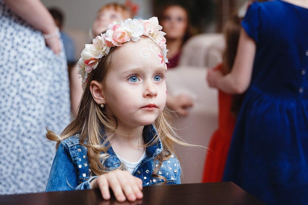  CRISTENING  - SWEET  EMILI )