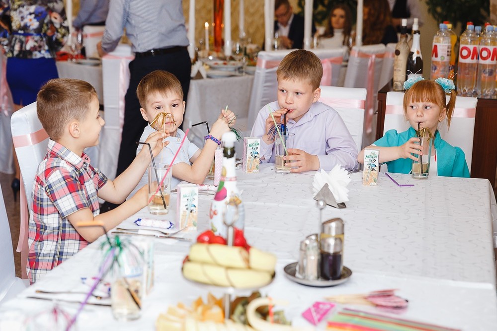  CRISTENING  - SWEET  EMILI )