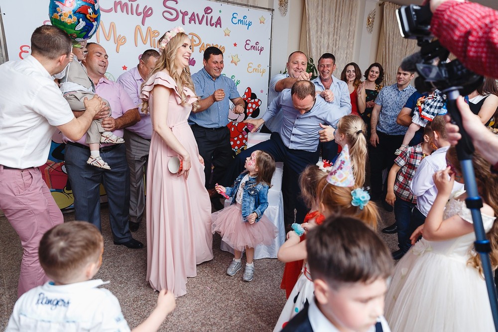  CRISTENING  - SWEET  EMILI )