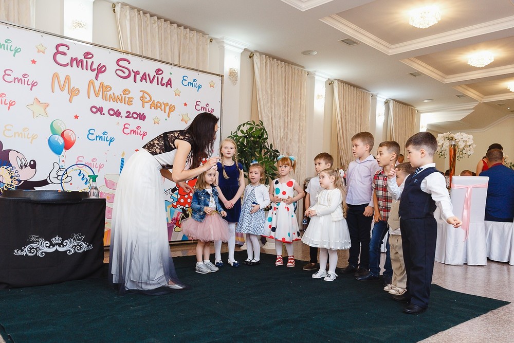  CRISTENING  - SWEET  EMILI )