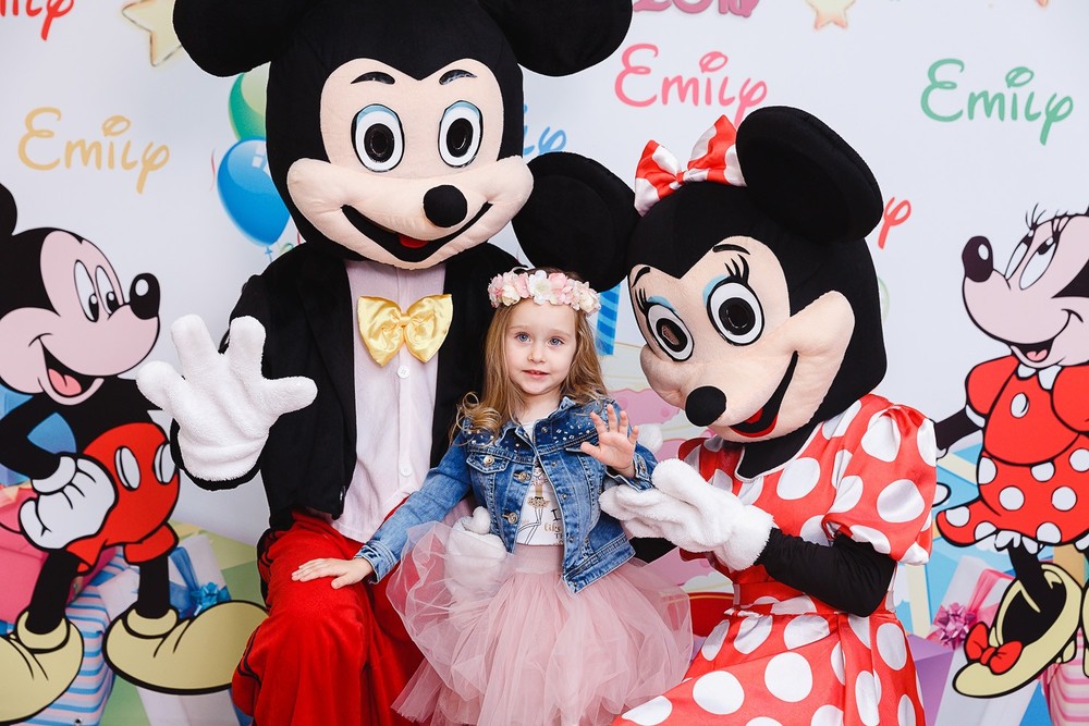  CRISTENING  - SWEET  EMILI )