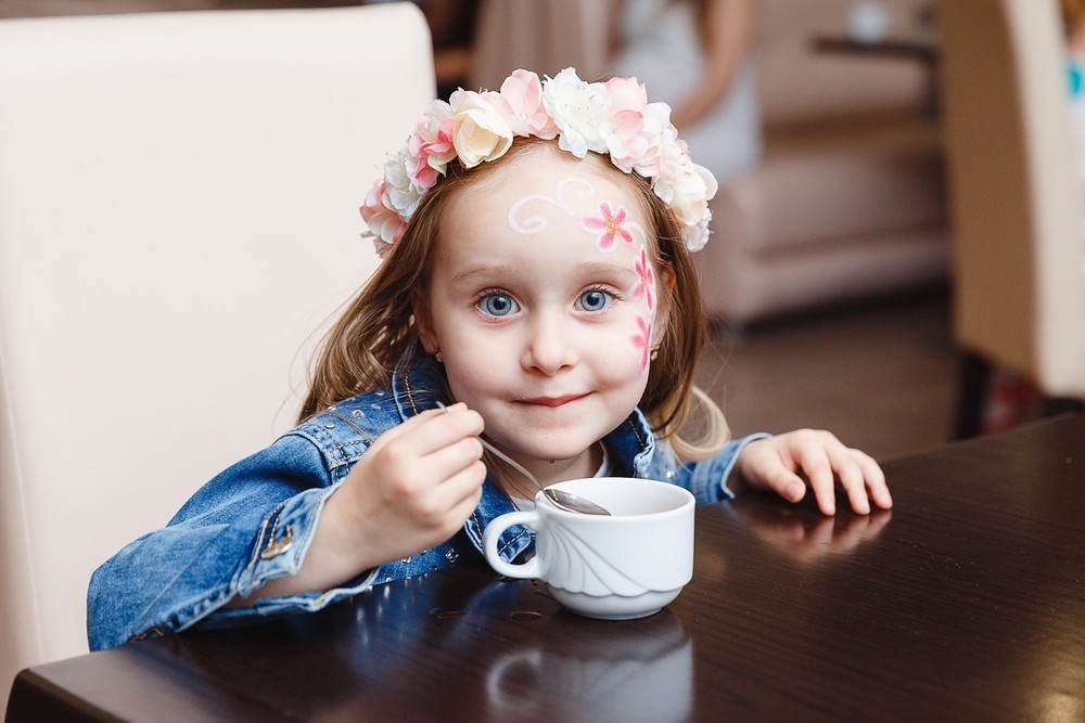  CRISTENING  - SWEET  EMILI )