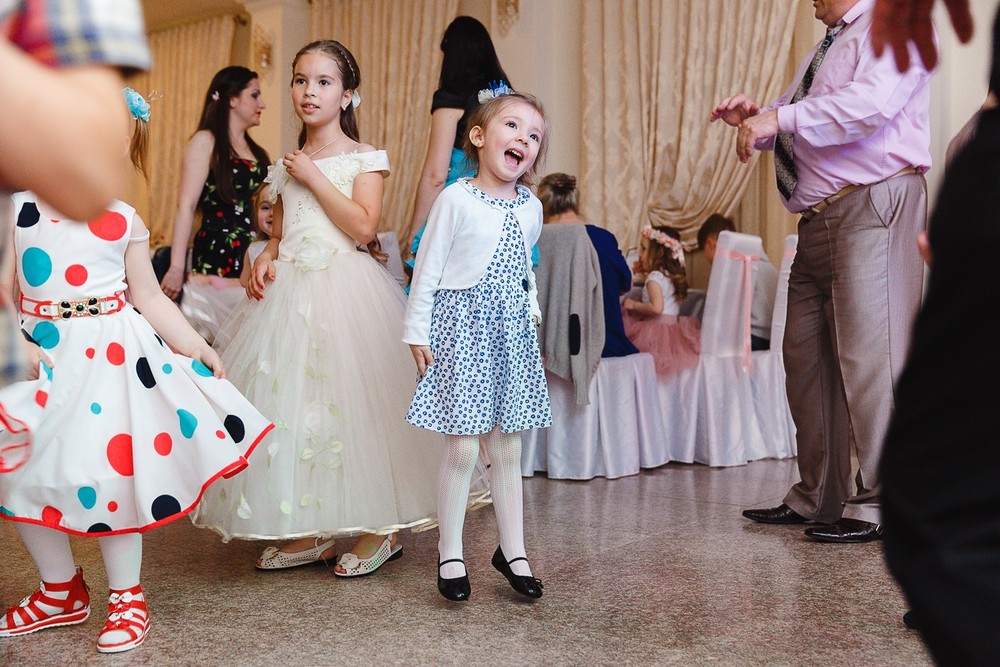  CRISTENING  - SWEET  EMILI )