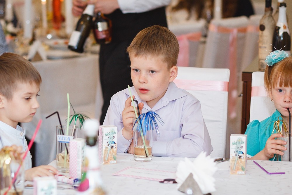  CRISTENING  - SWEET  EMILI )