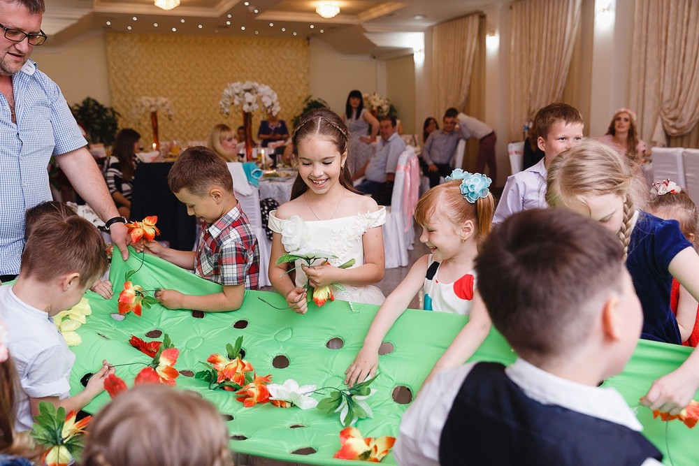  CRISTENING  - SWEET  EMILI )