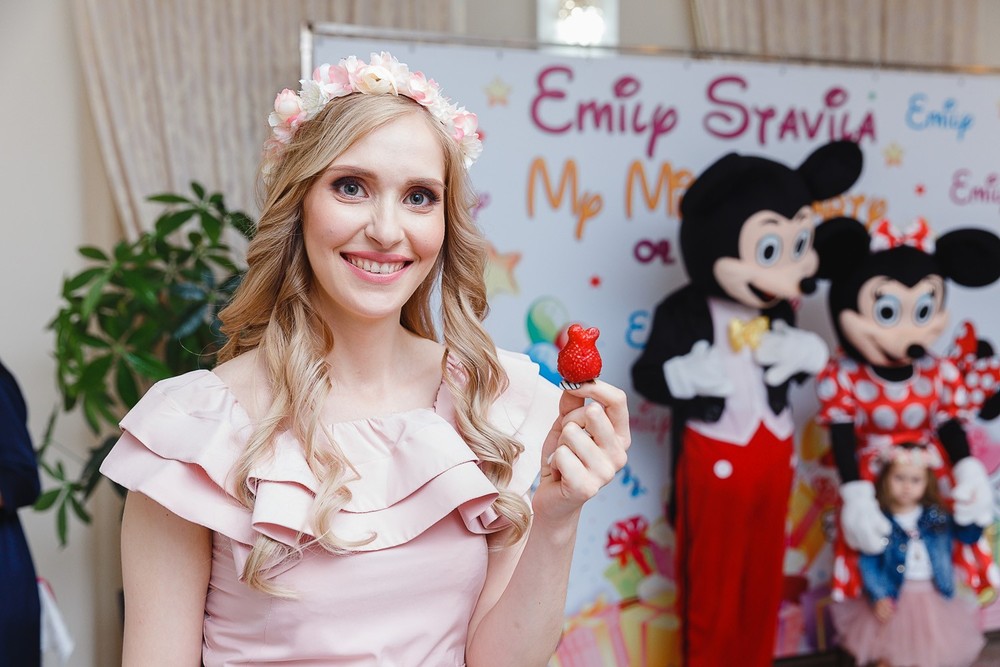  CRISTENING  - SWEET  EMILI )