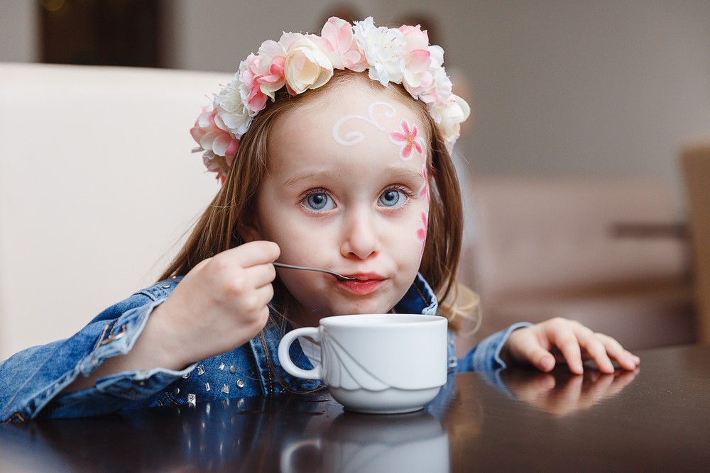  CRISTENING  - SWEET  EMILI )