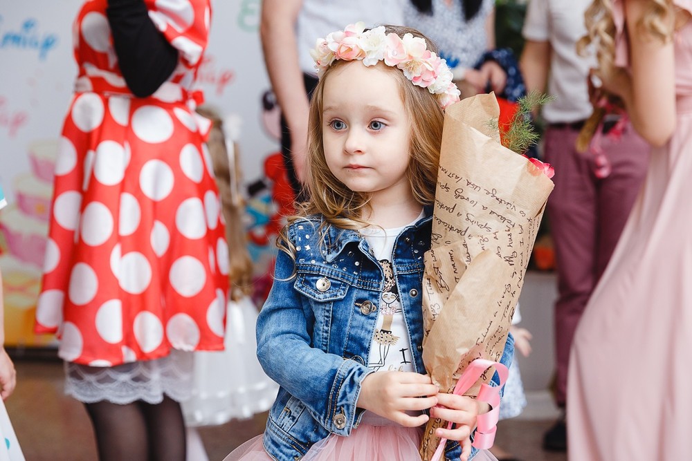  CRISTENING  - SWEET  EMILI )