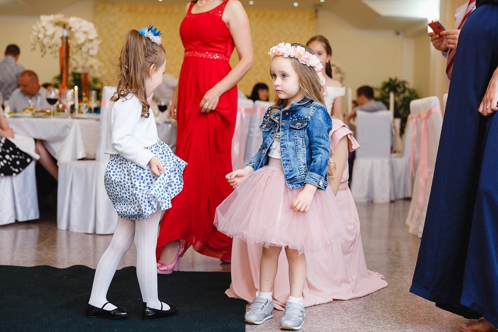  CRISTENING  - SWEET  EMILI )