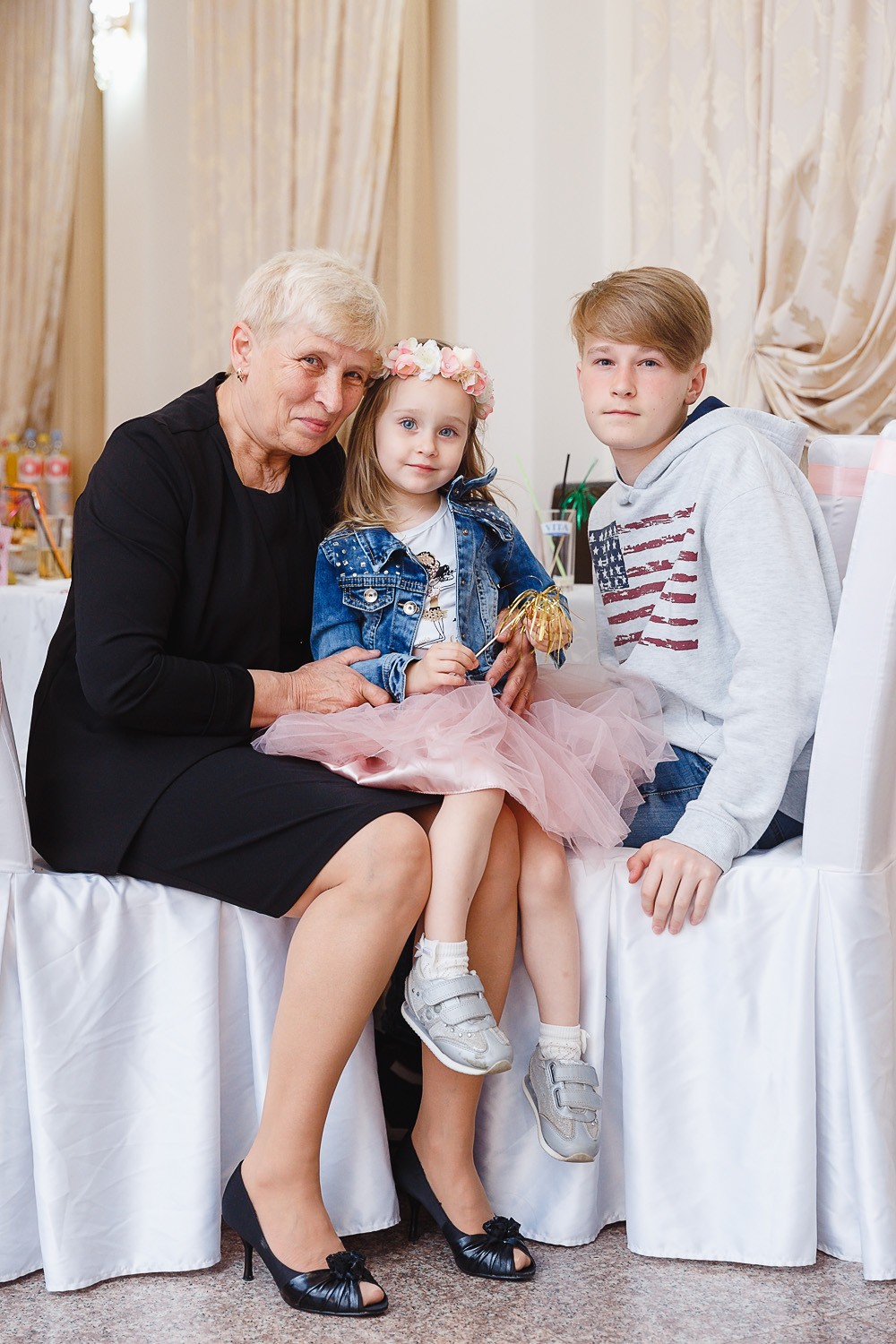  CRISTENING  - SWEET  EMILI )