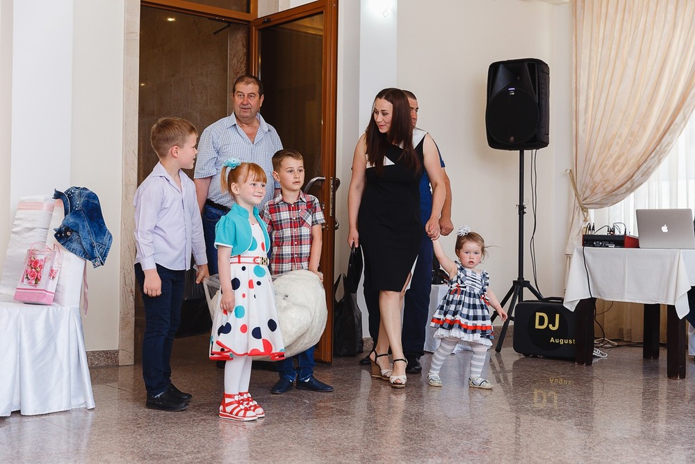  CRISTENING  - SWEET  EMILI )