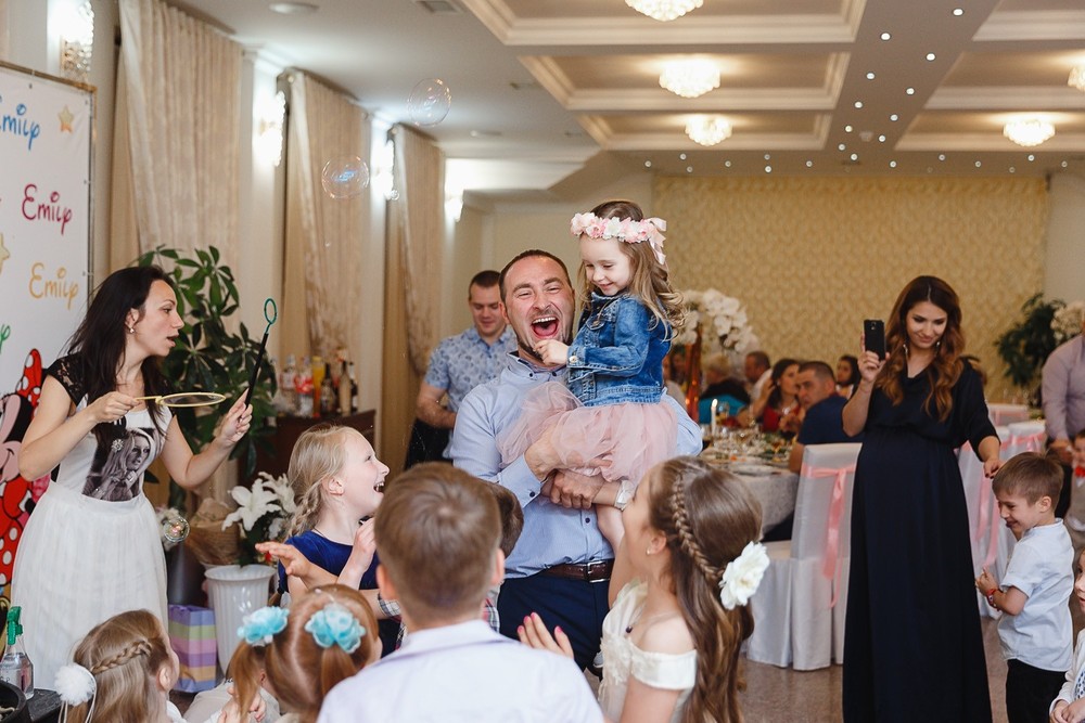  CRISTENING  - SWEET  EMILI )