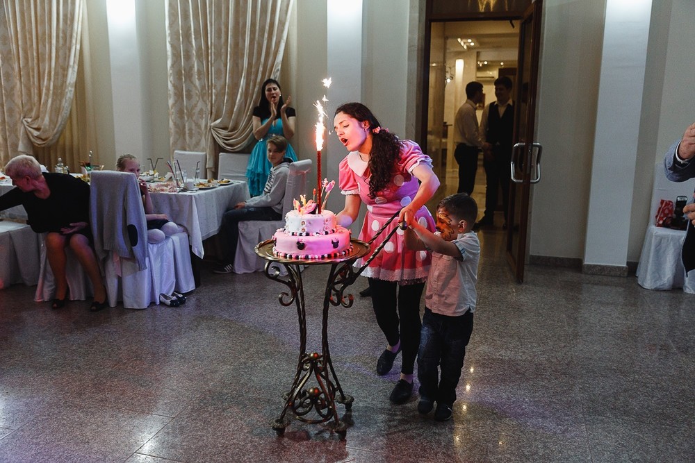  CRISTENING  - SWEET  EMILI )