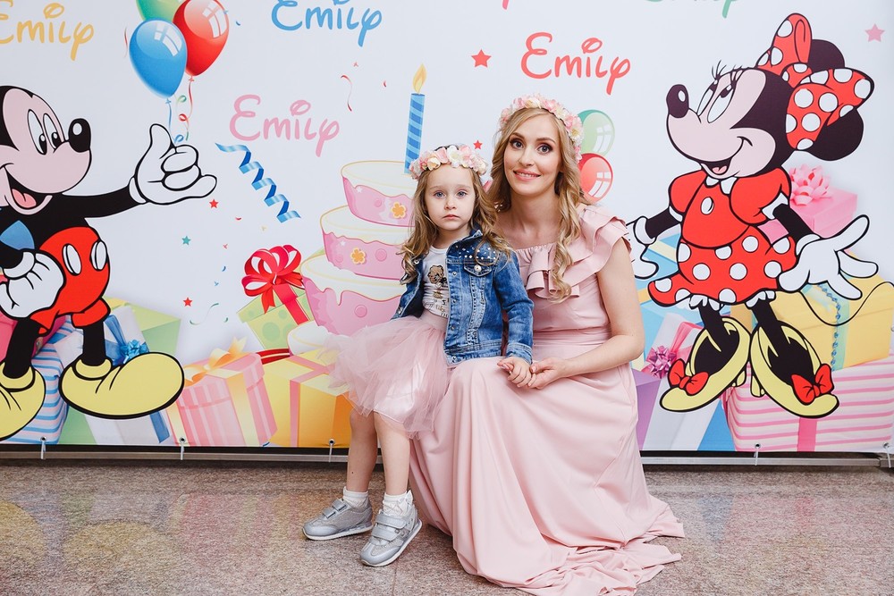  CRISTENING  - SWEET  EMILI )
