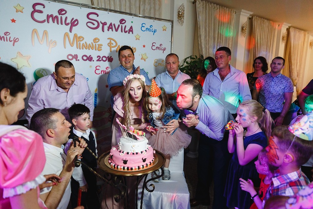  CRISTENING  - SWEET  EMILI )