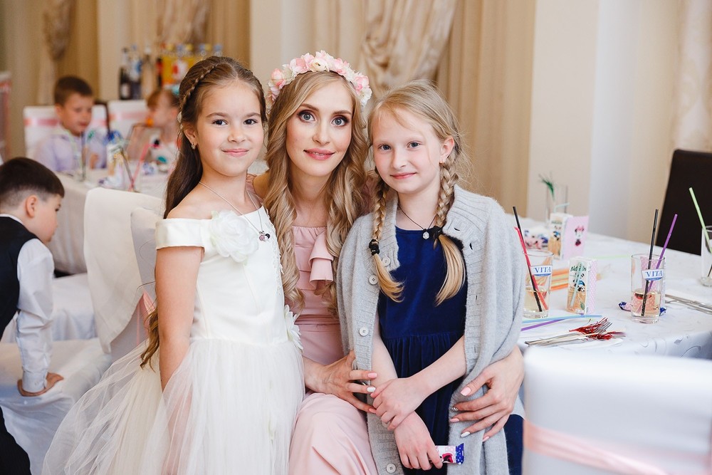  CRISTENING  - SWEET  EMILI )