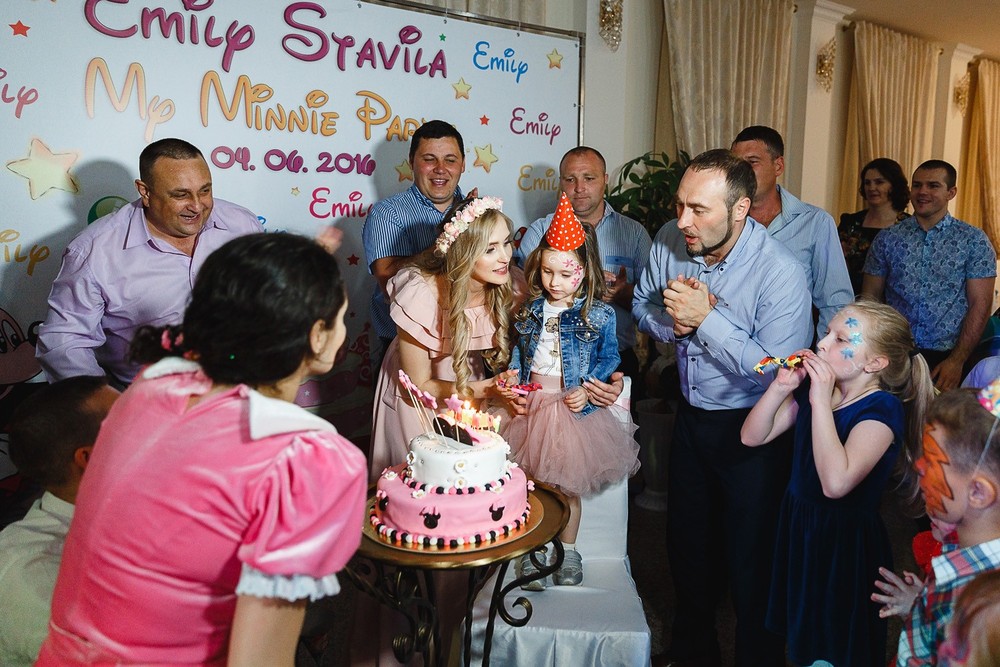  CRISTENING  - SWEET  EMILI )