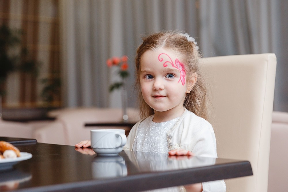  CRISTENING  - SWEET  EMILI )
