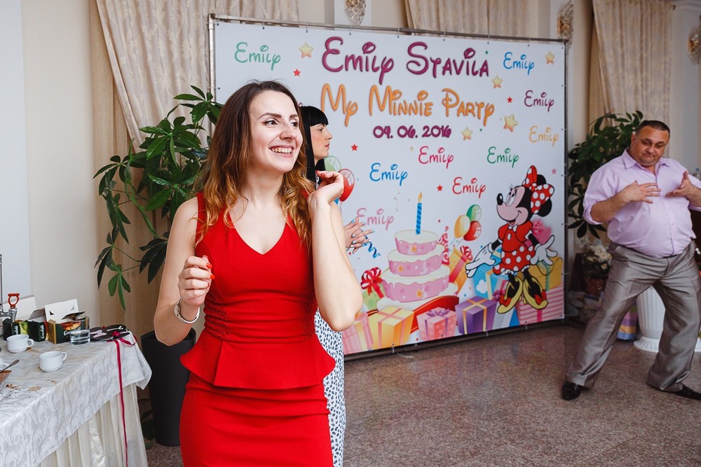  CRISTENING  - SWEET  EMILI )