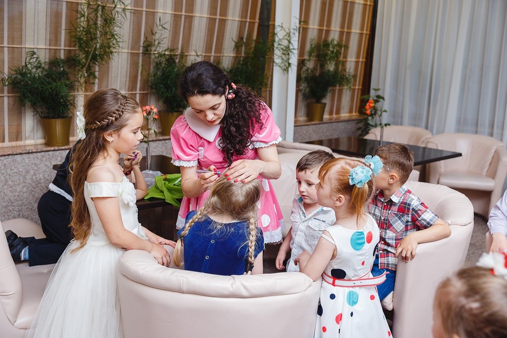 CRISTENING  - SWEET  EMILI )