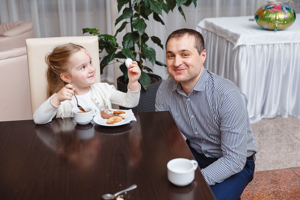  CRISTENING  - SWEET  EMILI )
