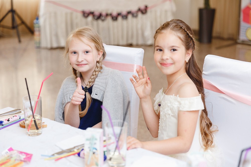  CRISTENING  - SWEET  EMILI )