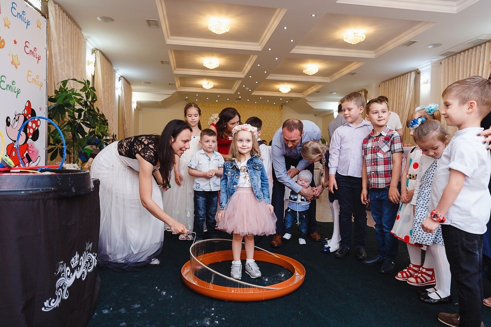  CRISTENING  - SWEET  EMILI )