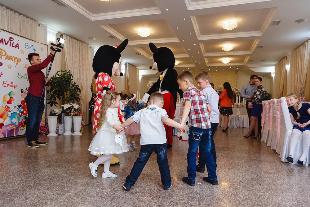  CRISTENING  - SWEET  EMILI )