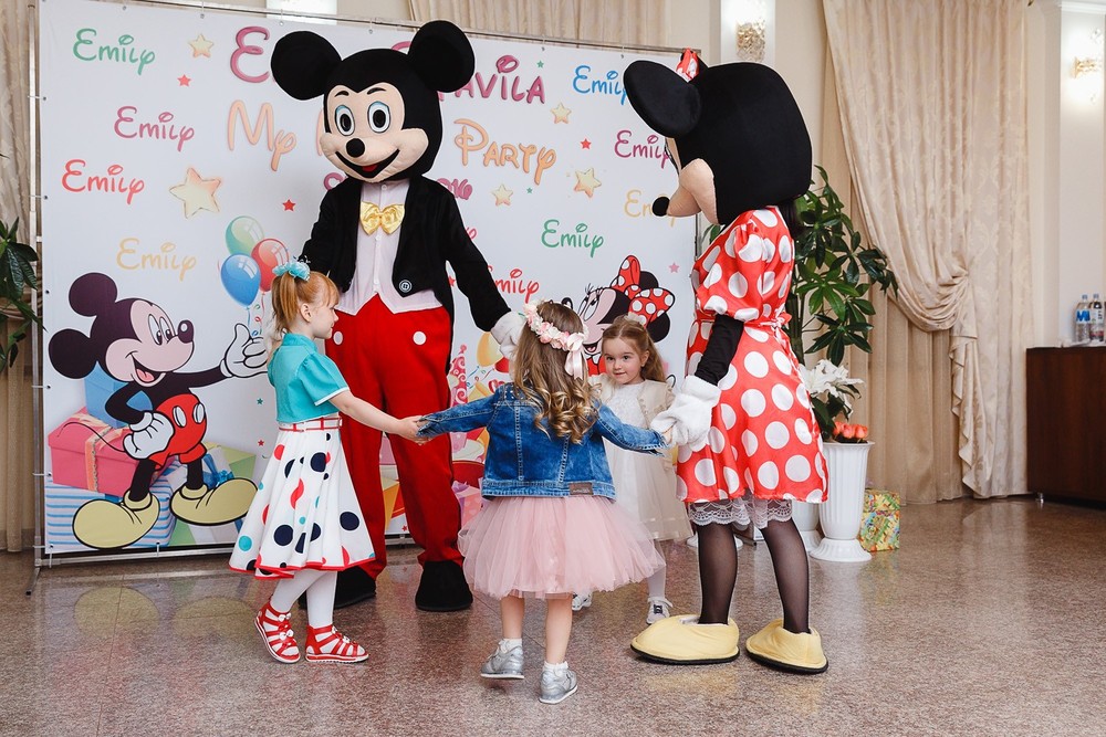  CRISTENING  - SWEET  EMILI )