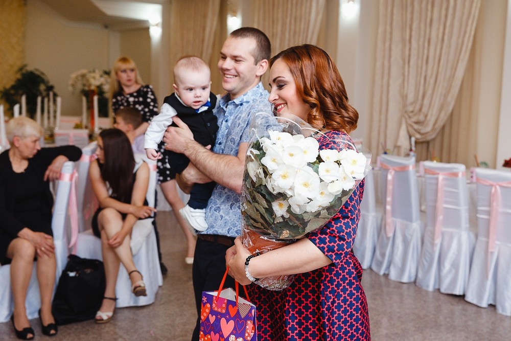 CRISTENING  - SWEET  EMILI )