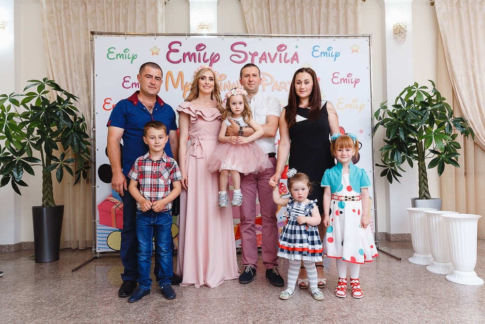  CRISTENING  - SWEET  EMILI )
