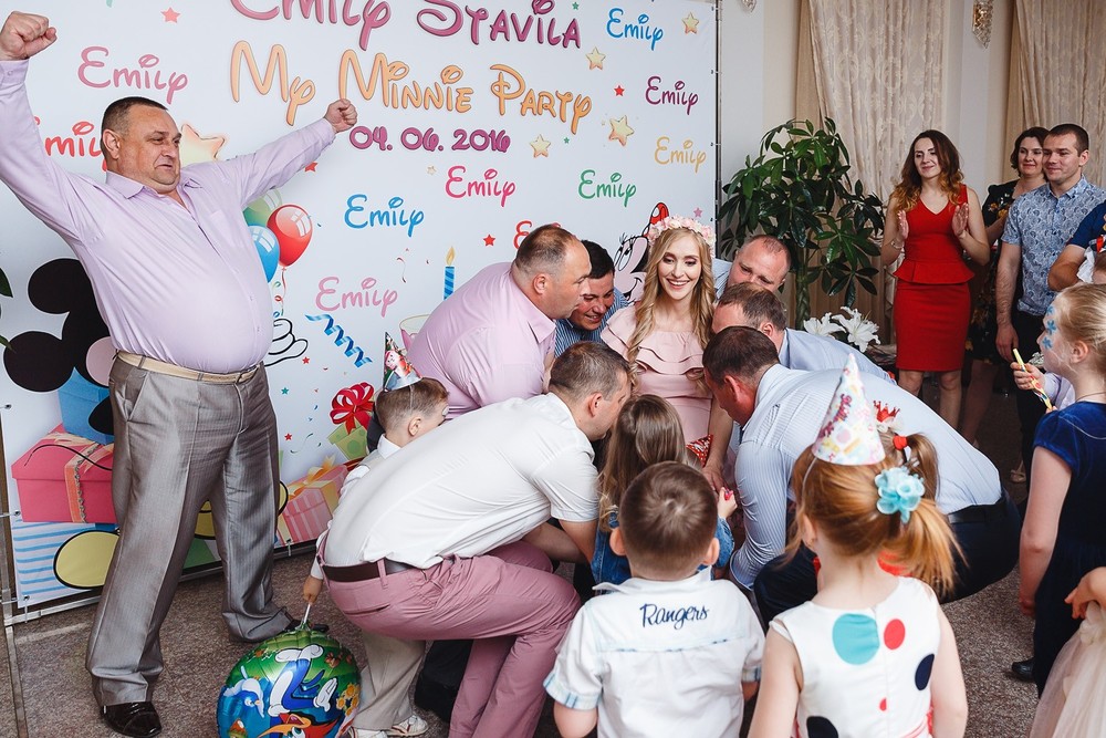  CRISTENING  - SWEET  EMILI )