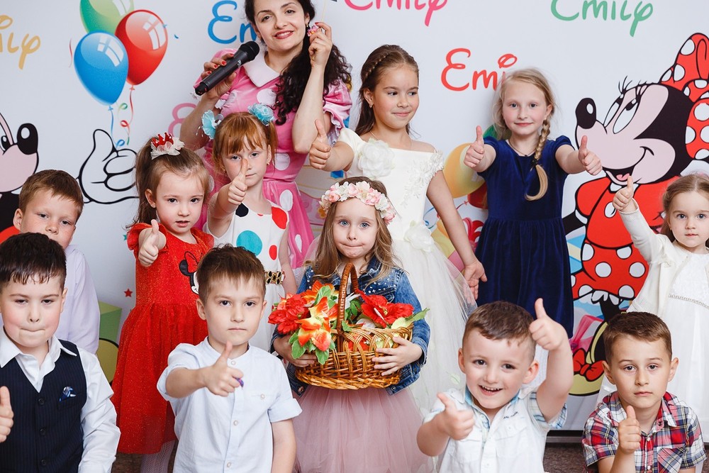  CRISTENING  - SWEET  EMILI )