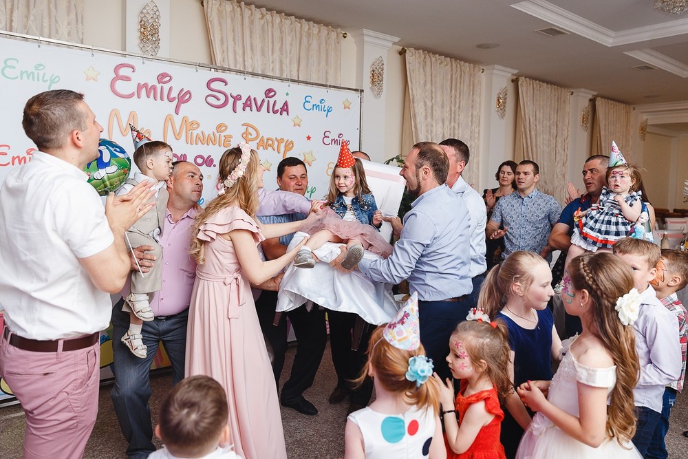  CRISTENING  - SWEET  EMILI )