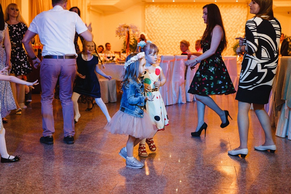  CRISTENING  - SWEET  EMILI )