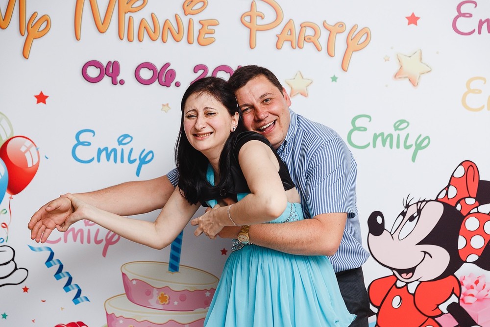  CRISTENING  - SWEET  EMILI )