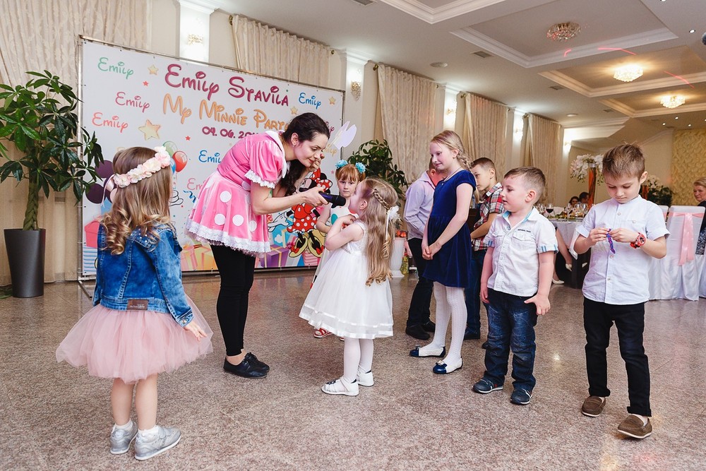  CRISTENING  - SWEET  EMILI )