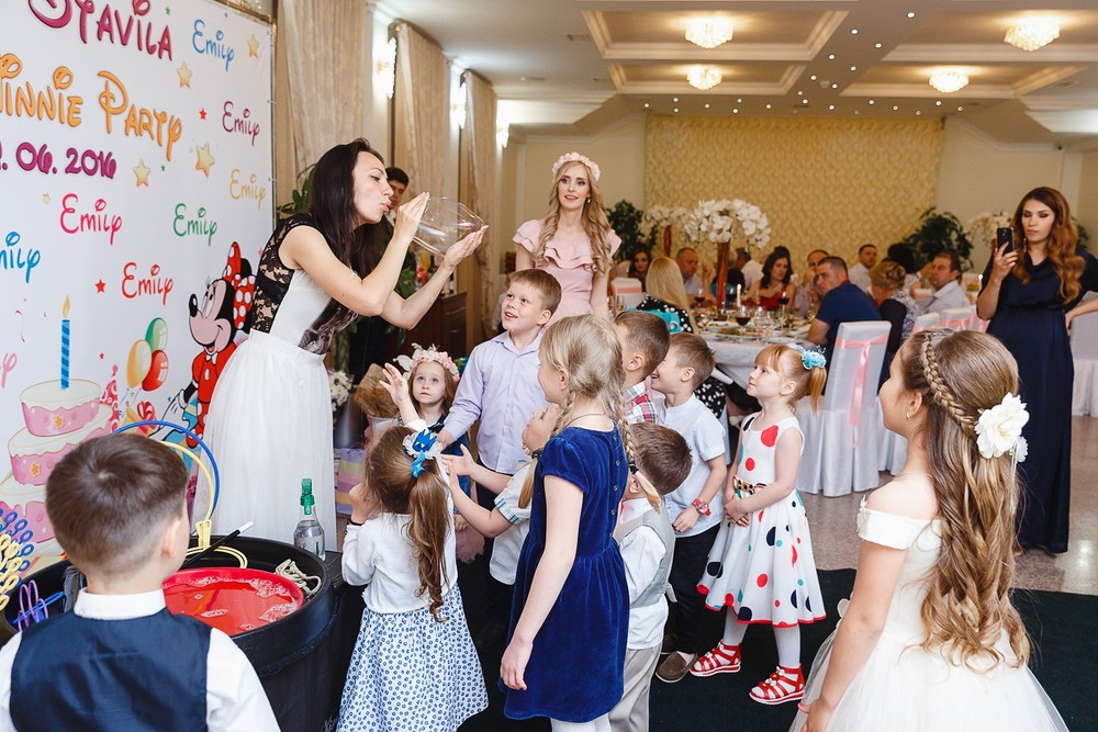  CRISTENING  - SWEET  EMILI )
