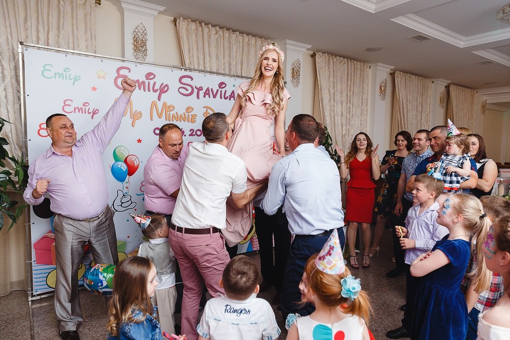  CRISTENING  - SWEET  EMILI )
