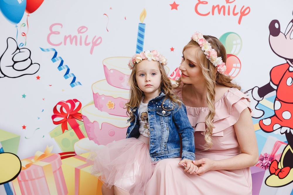  CRISTENING  - SWEET  EMILI )