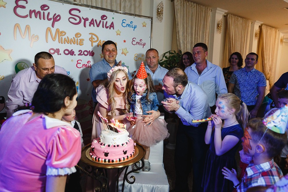  CRISTENING  - SWEET  EMILI )