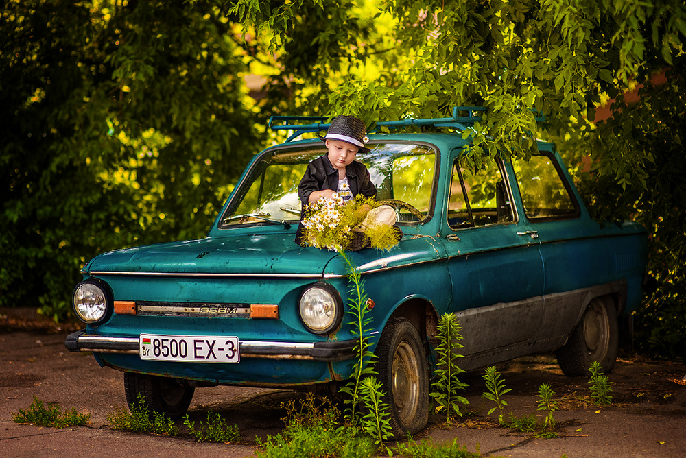 Детская фотосессия - Ромка и мерс!