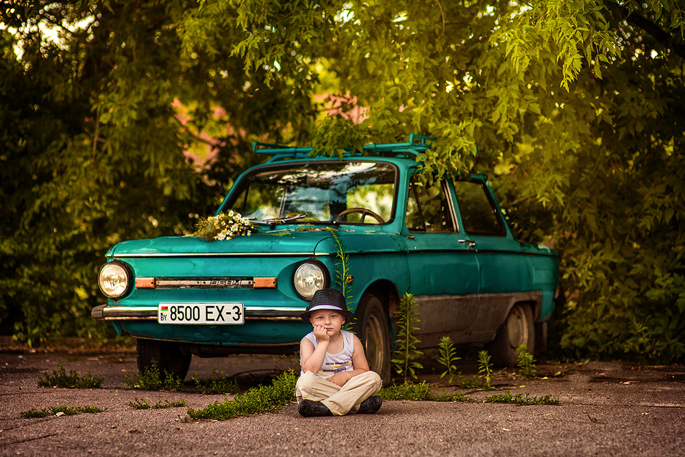 Детская фотосессия - Ромка и мерс!