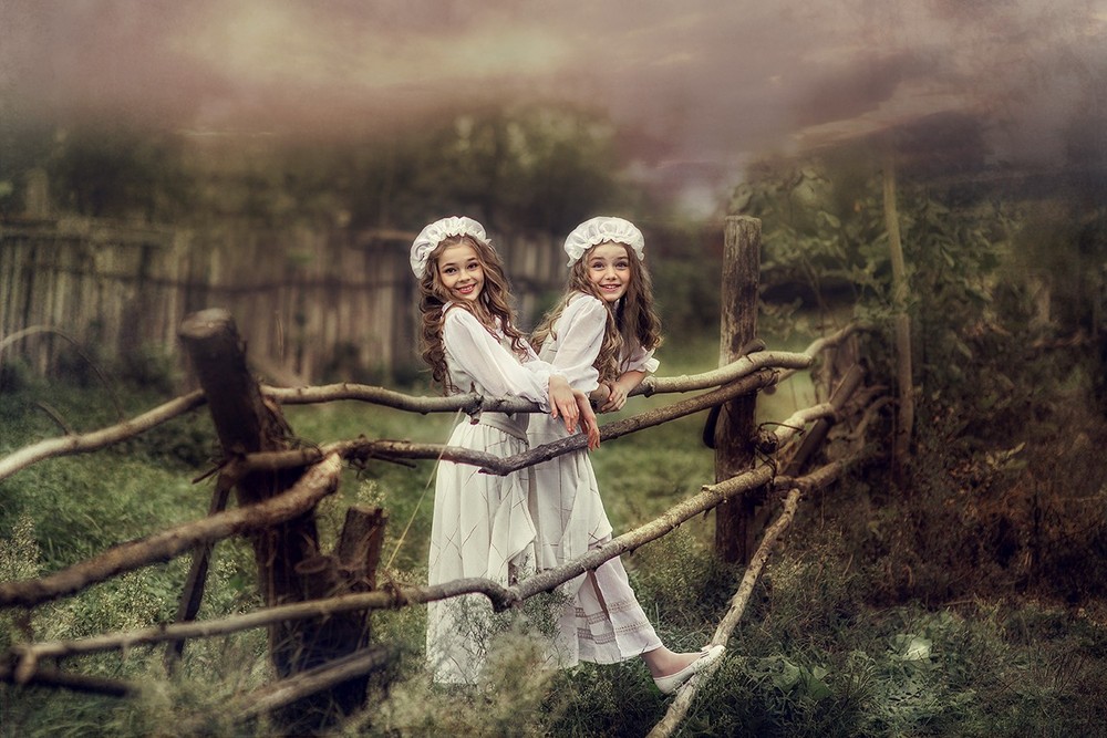 Детская фотосессия - Аня, Лера и Джесси - гости из прошлого)