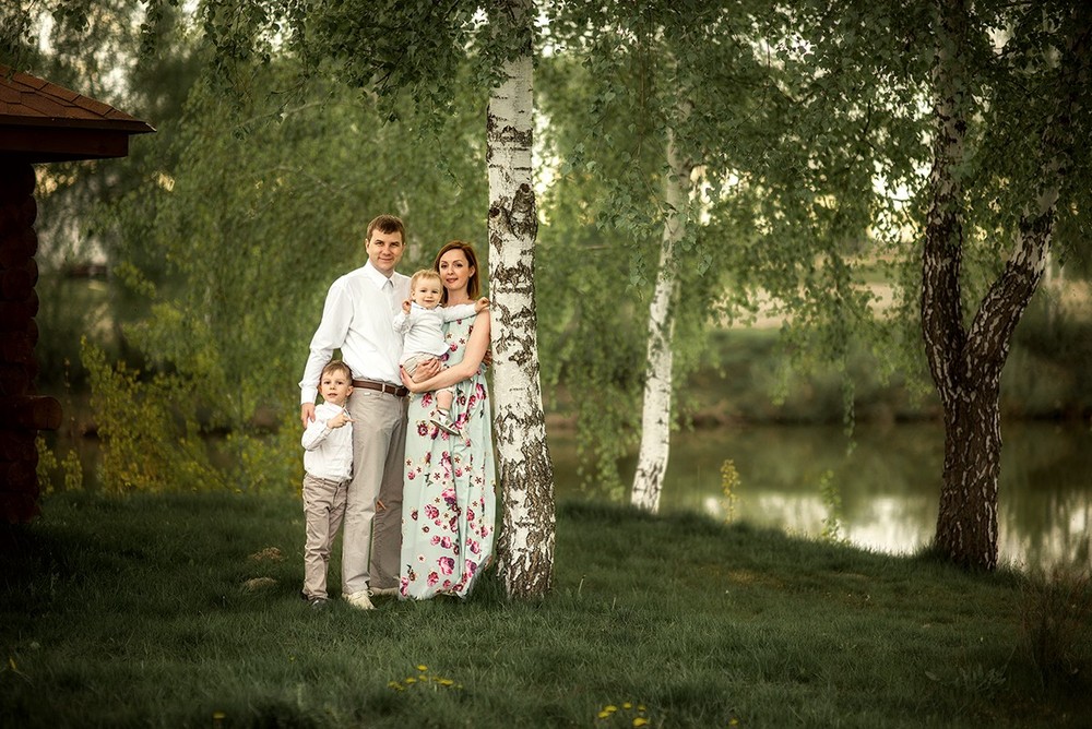 Семейные фотосессии - Алёна и семья в садах