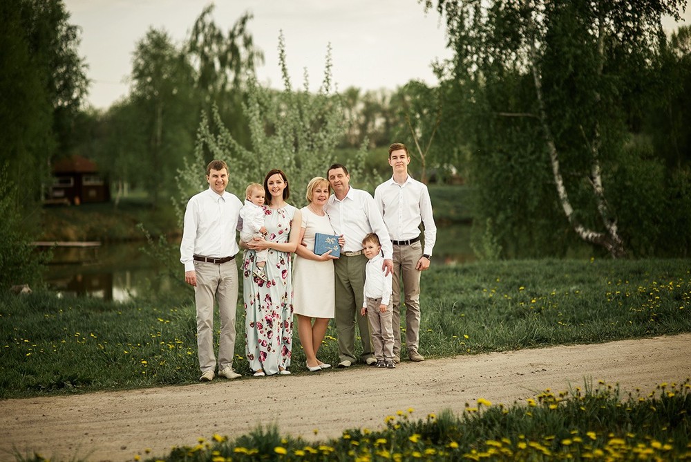 Семейные фотосессии - Алёна и семья в садах